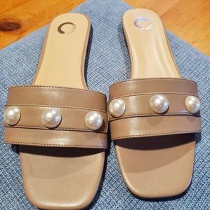 JC JOURNEE COLLECTION PEARL FLAT SANDALS 9.5 Taupe New
